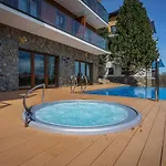 Apartament A19 Green Park -basen ,sauny ,silownia ,jacuzzi شقة